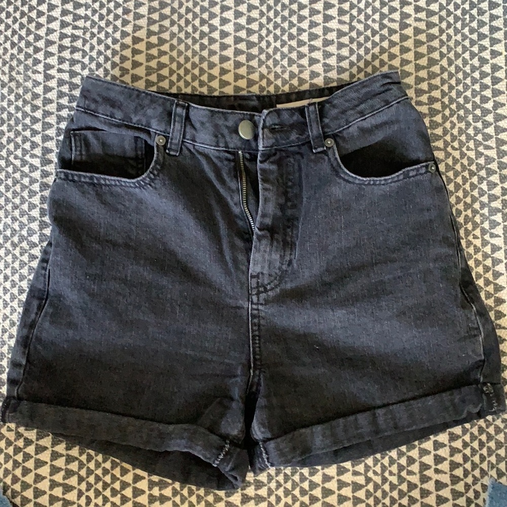 ASOS high-waisted black demin shorts!